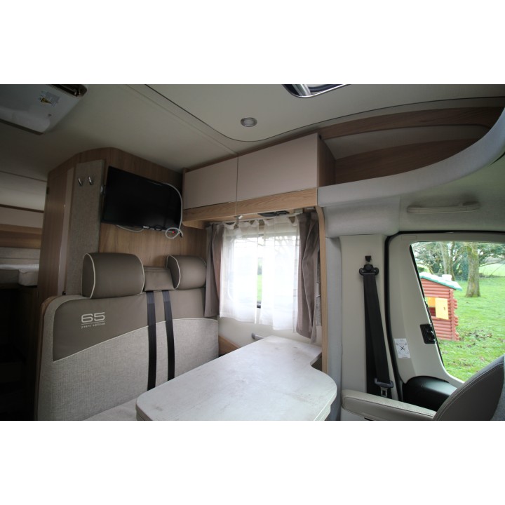 Camping-car profilé LMC Breezer V643G