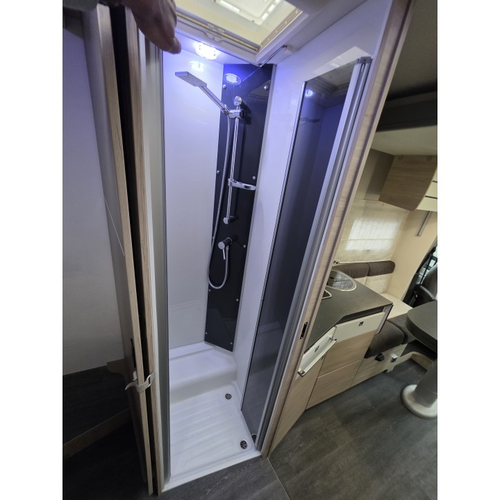 Camping-car profilé d'occasion Challenger 328 Graphite édition anniversary VIP 2021 27200km état neuf